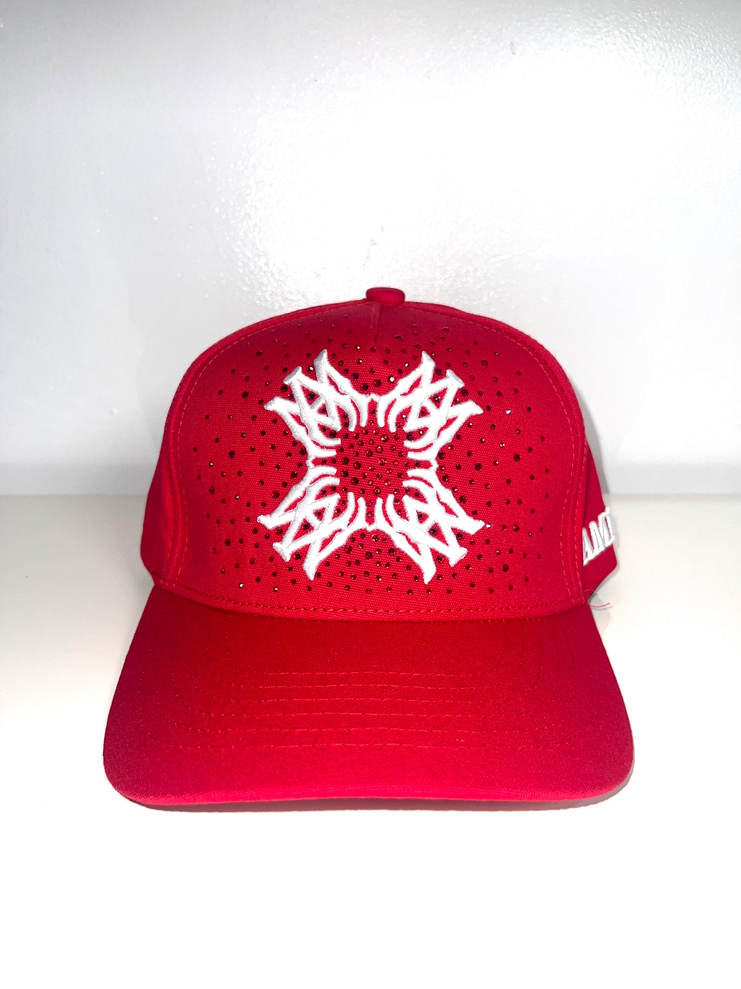 Amiri hat