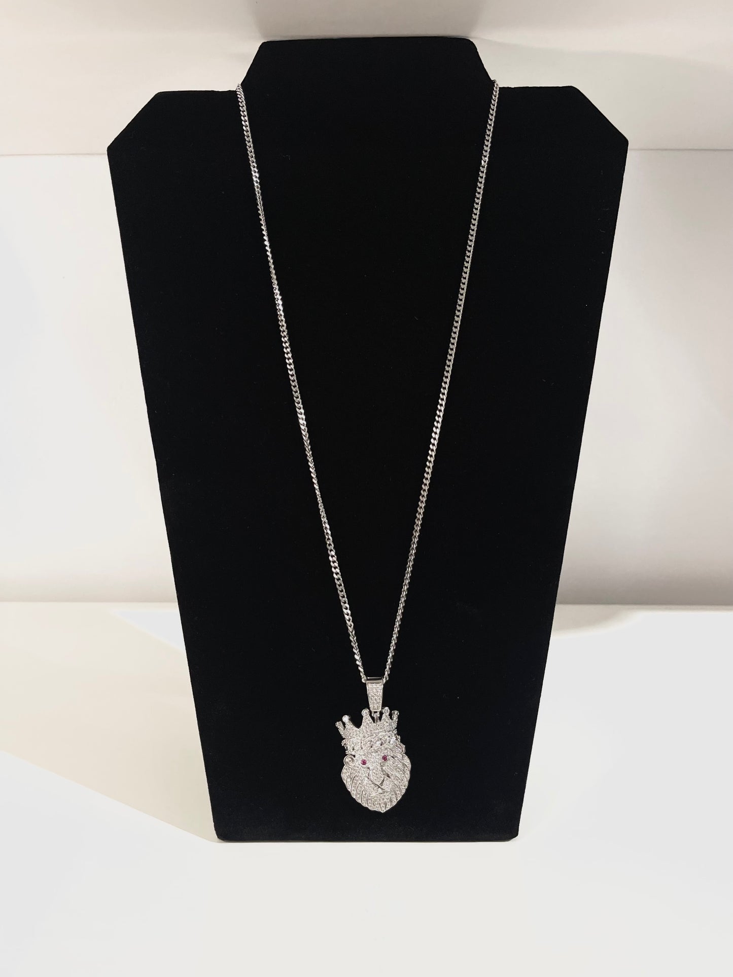 King lion pendants with chain