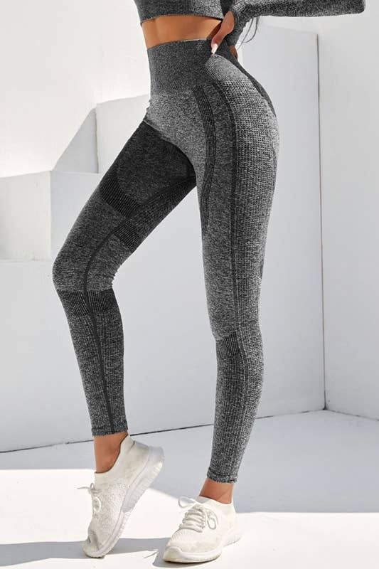 Seamless black tone work out yoga legging with scrunch hip